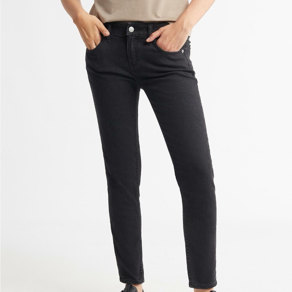 Calvin Klein BODY Low rise Skinny Jean size 27
